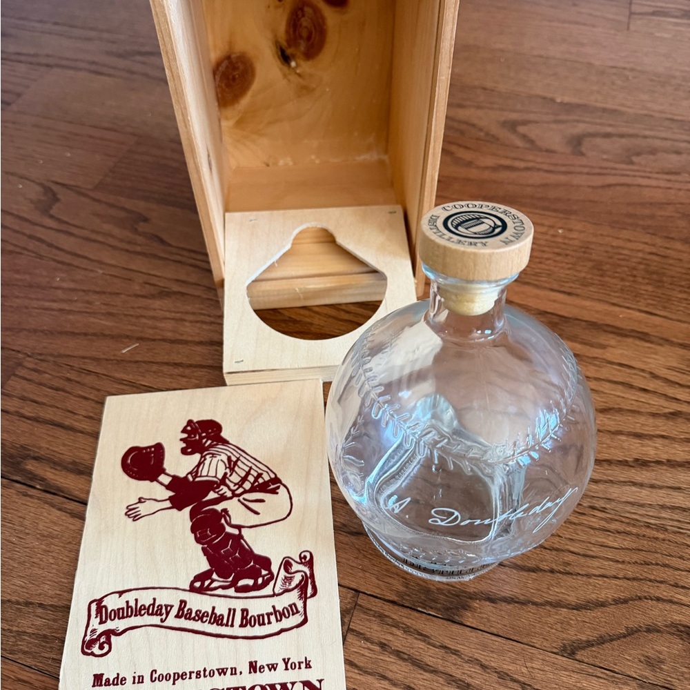 🆕Cooperstown Distillery Doubleday Bourbon Clear Glass Decanter